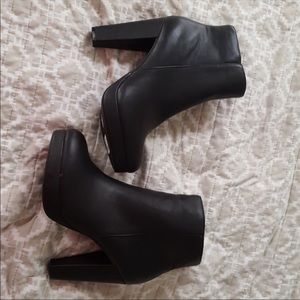 NWT Size 8 BAMBOO booties